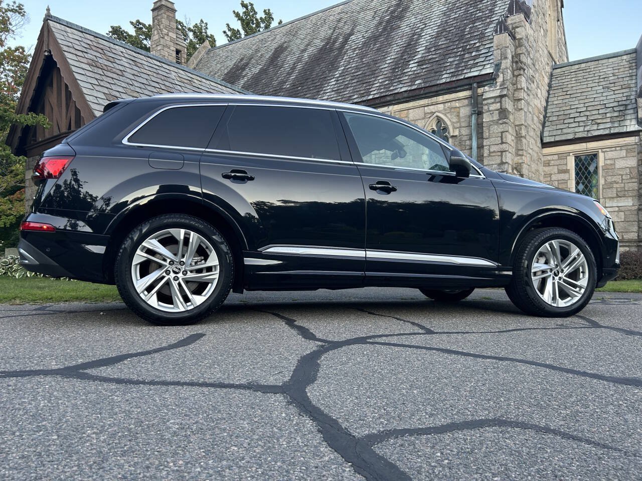Used 2021 Audi Q7 3.0T Premium Plus w/ Premium Plus Package AWD/4WD image 13