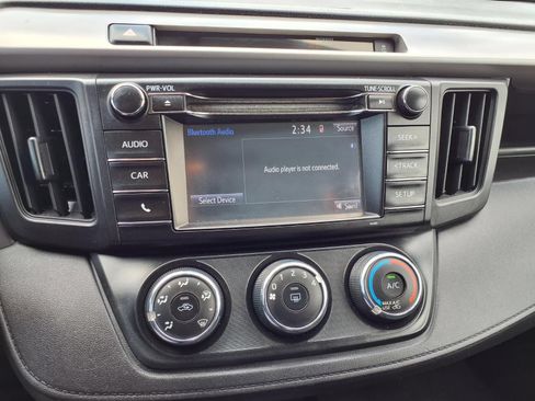Used 2016 Toyota RAV4 LE AWD/4WD image 18