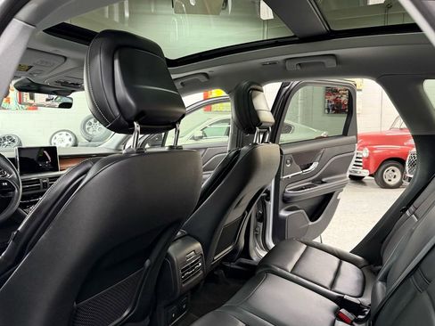 Used 2020 Lincoln Corsair Reserve w/ Equipment Group 201A image 14