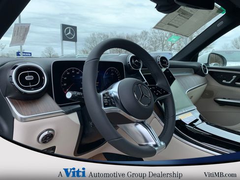 Used 2025 Mercedes-Benz GLC 350e 4MATIC image 12