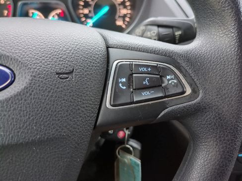 Used 2017 Ford Escape S FWD image 21