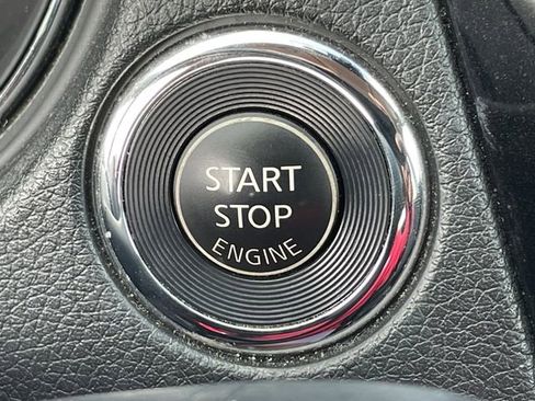 Used 2020 Nissan Rogue SL image 23