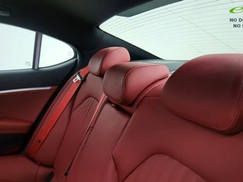 Used 2025 Genesis G70 2.5T image 30