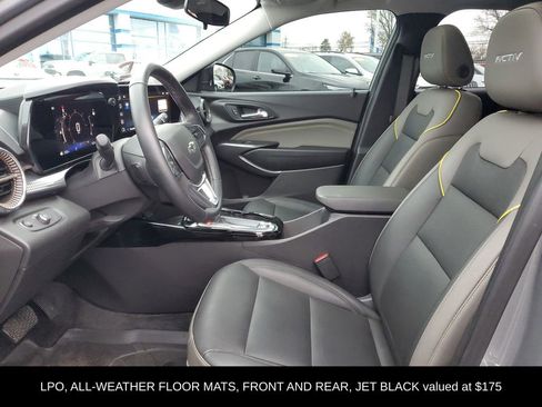 Used 2024 Chevrolet Trax ACTIV w/ Sunroof Package image 5