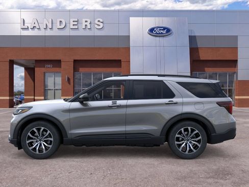 New 2026 Ford Explorer ST-Line RWD image 3