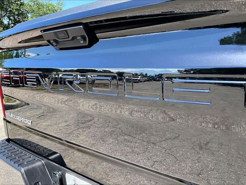 Used 2024 Chevrolet Silverado 1500 LT AWD/4WD image 31
