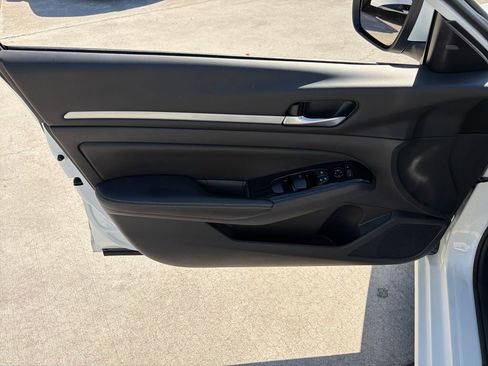 Certified 2023 Nissan Altima 2.5 SV image 17