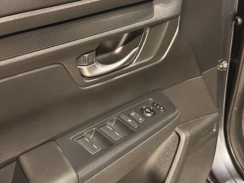 Used 2025 Honda CR-V LX image 13