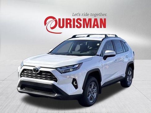 Used 2025 Toyota RAV4 XLE image 5