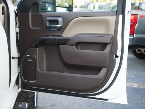 Used 2016 GMC Sierra 3500 Denali w/ Duramax Plus Package image 30