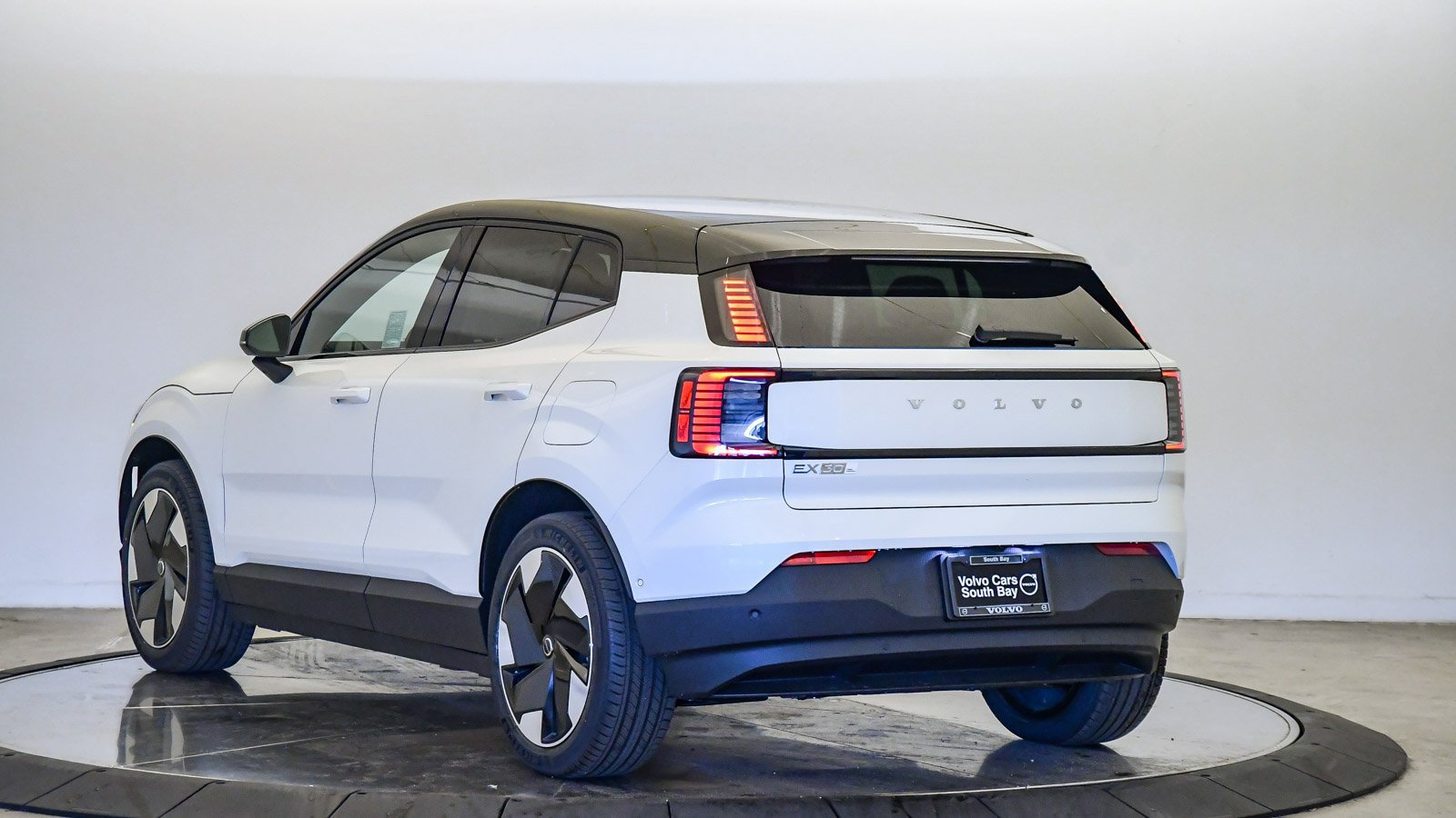 New 2026 Volvo EX30 Ultra w/ Climate Package AWD/4WD image 2