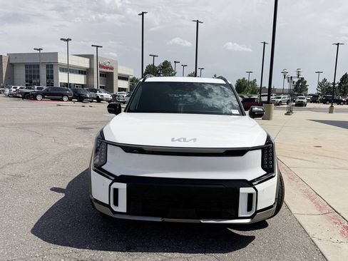 Used 2024 Kia EV9 GT-Line AWD/4WD image 3