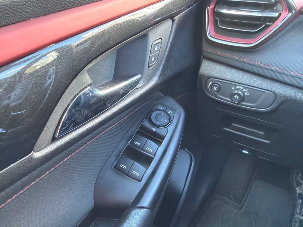 Used 2025 Chevrolet TrailBlazer RS FWD image 19