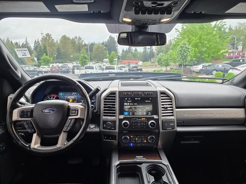 Used 2017 Ford F250 Platinum w/ Platinum Ultimate Package AWD/4WD image 11