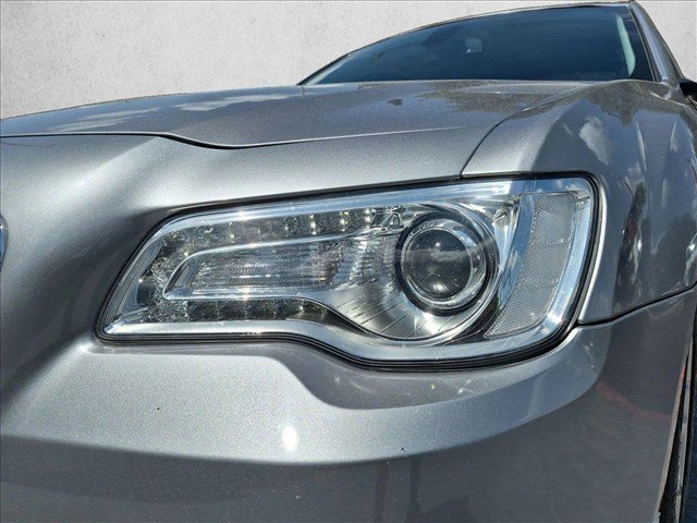 Used 2017 Chrysler 300 Limited RWD image 25