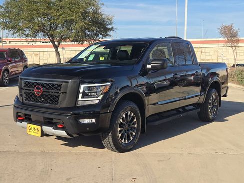 Used 2024 Nissan Titan PRO-4X w/ Pro-4x Utility Package image 3