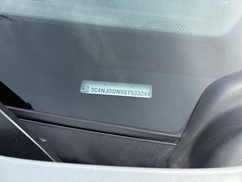 Used 2025 Jeep Compass Trailhawk image 28