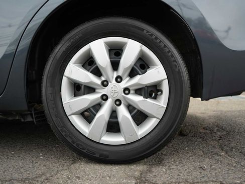 Used 2015 Toyota Corolla LE FWD image 11