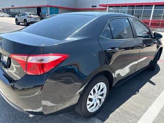 Used 2018 Toyota Corolla LE FWD video 2