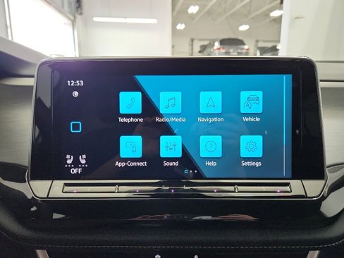 Certified 2025 Volkswagen Atlas Cross Sport SE image 16