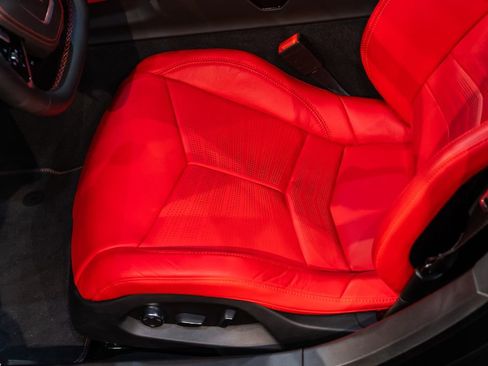 Used 2020 Chevrolet Corvette Stingray Premium Cpe w/ 3LT Preferred Equipment Group image 19