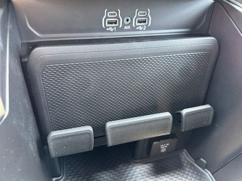 New 2026 RAM 1500 4x4 Crew Cab image 19