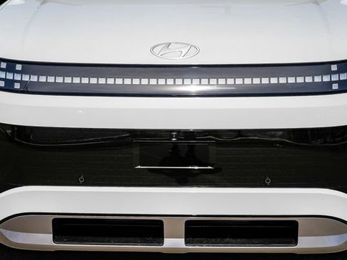 New 2026 Hyundai Ioniq 9 SEL w/ Tow & Go Package AWD/4WD image 8