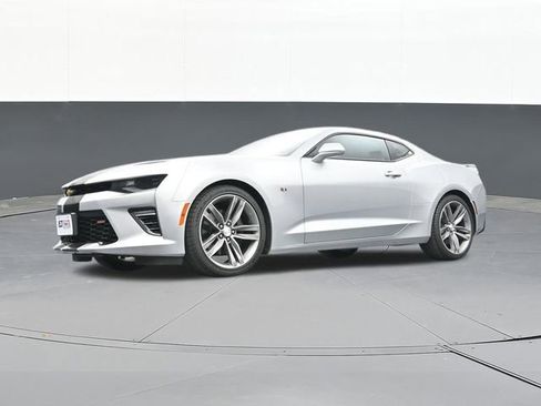Used 2018 Chevrolet Camaro SS RWD image 58