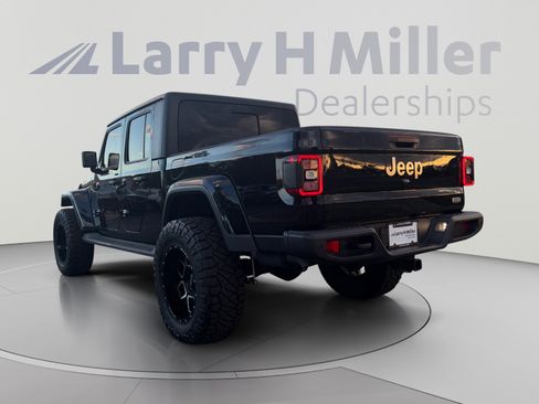 Used 2020 Jeep Gladiator Overland AWD/4WD image 3