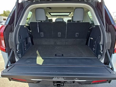 New 2025 Ford Expedition Active image 80