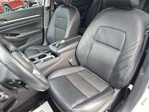 Used 2024 Nissan Altima 2.5 SR w/ SR Premium Package image 18