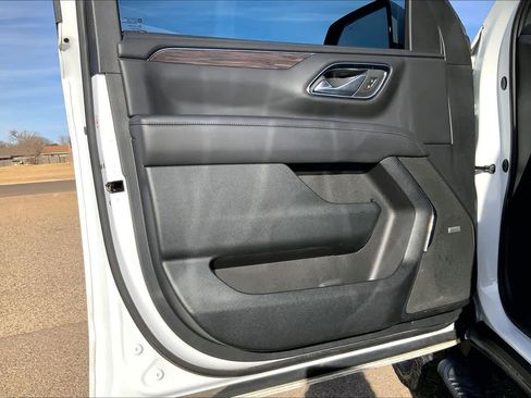 Used 2024 Chevrolet Tahoe Z71 w/ Luxury Package image 21