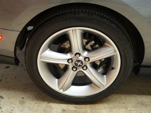 Used 2010 Ford Mustang GT image 66