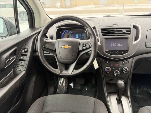 Used 2015 Chevrolet Trax LS AWD/4WD image 28