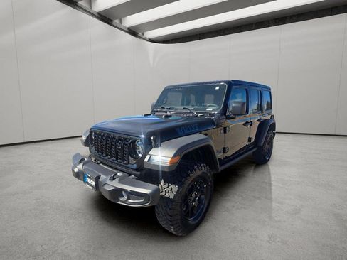 Used 2025 Jeep Wrangler Willys AWD/4WD image 1