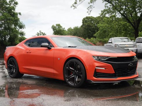Used 2019 Chevrolet Camaro SS RWD image 7