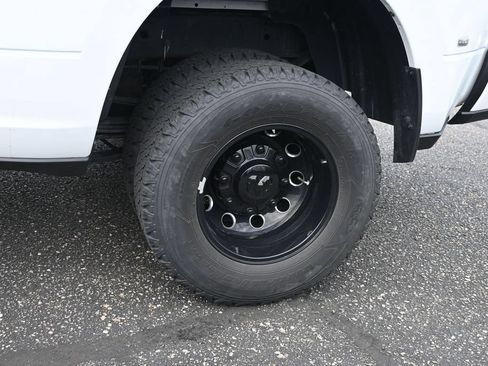 Used 2024 RAM 3500 Big Horn w/ Night Edition AWD/4WD image 10
