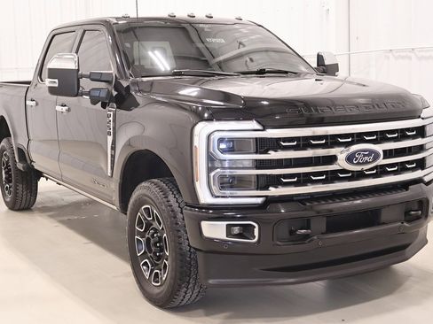 Certified 2024 Ford F250 Platinum image 4