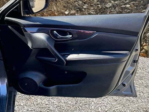 Used 2020 Nissan Rogue SV AWD/4WD image 22