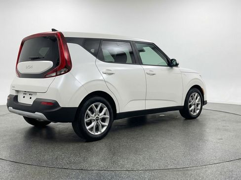 Used 2025 Kia Soul LX w/ LX Technology Package image 9