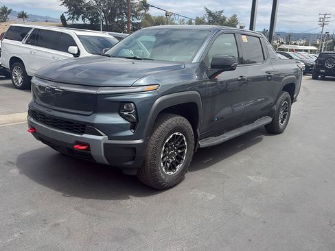 Used 2026 Chevrolet Silverado EV Trail Boss AWD/4WD image 10