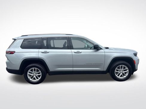 Used 2023 Jeep Grand Cherokee L Laredo RWD image 5