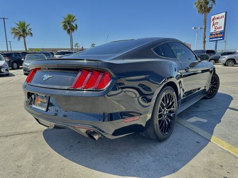 Used 2016 Ford Mustang Coupe image 9