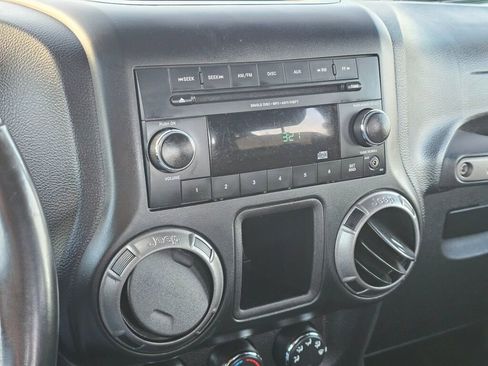 Used 2018 Jeep Wrangler Sport image 18