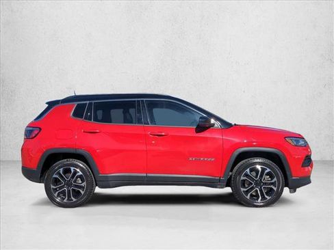 Used 2023 Jeep Compass Limited image 4