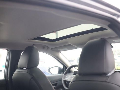 New 2026 Nissan Sentra SR w/ SR Premium Package image 23