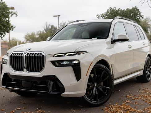 Used 2023 BMW X7 xDrive40i w/ M Sport Package image 4