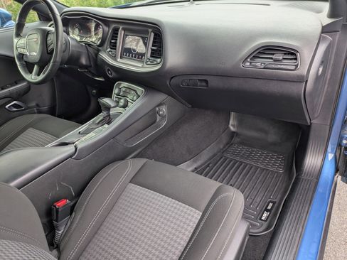 Used 2022 Dodge Challenger SXT w/ Blacktop Package image 28