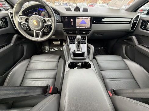 Used 2020 Porsche Cayenne S image 23