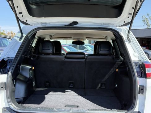 Used 2017 Jeep Cherokee Limited FWD image 13